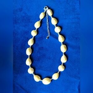 Yellow Silver-tone Chunky Necklace, Fashion Costume Jewelry, Round Teardrop